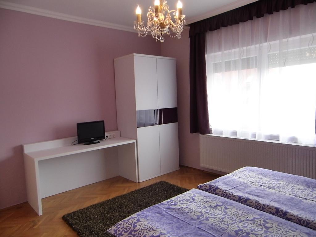 Alfa Apartman Sarvar Quarto foto