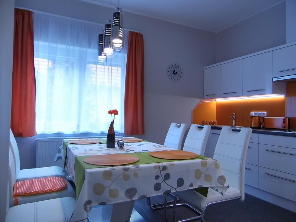 Alfa Apartman Sarvar Quarto foto